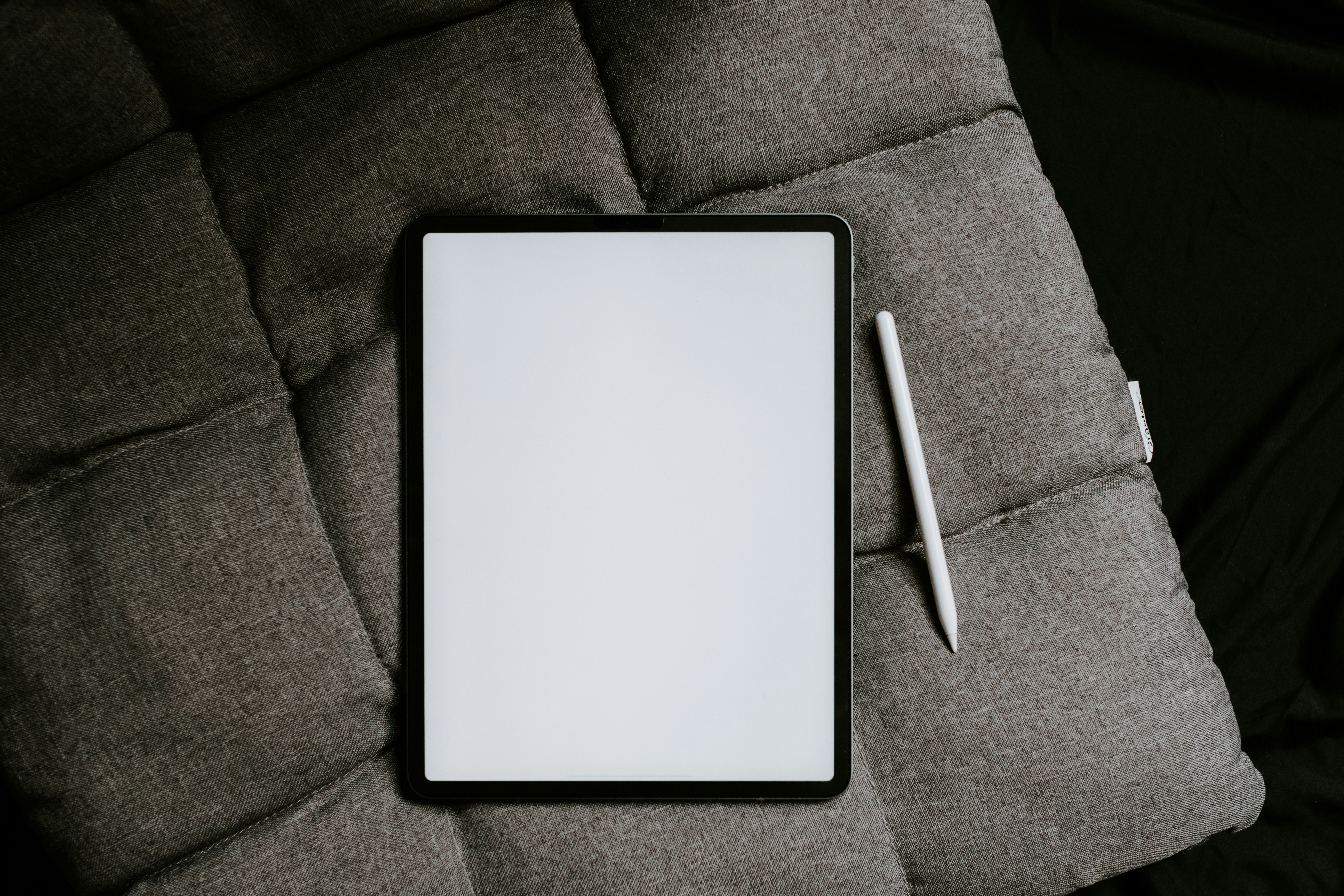 kelly-sikkema-mBaLh5TLNPM-unsplash-1